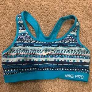 Nike sports bra size Small